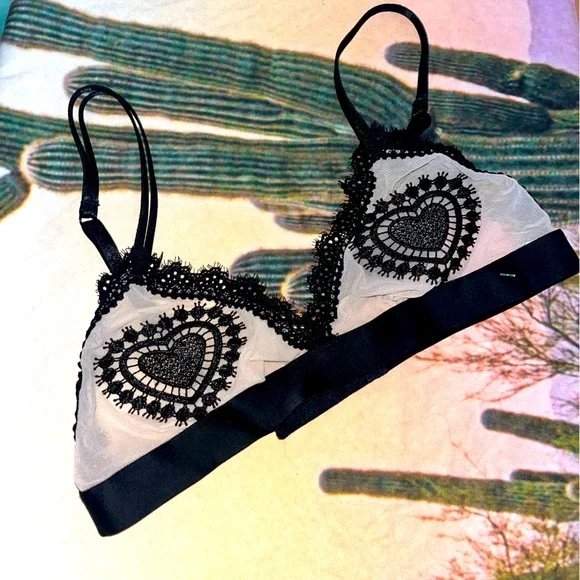 Forever 21 Sexy Bra & Panty Set Forever 21 Sexy Bra & Panty Set